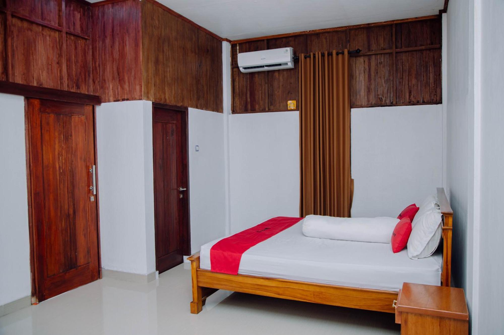 Reddoorz At Villa Bukit Senyum Lombok Kuripan  Exterior photo