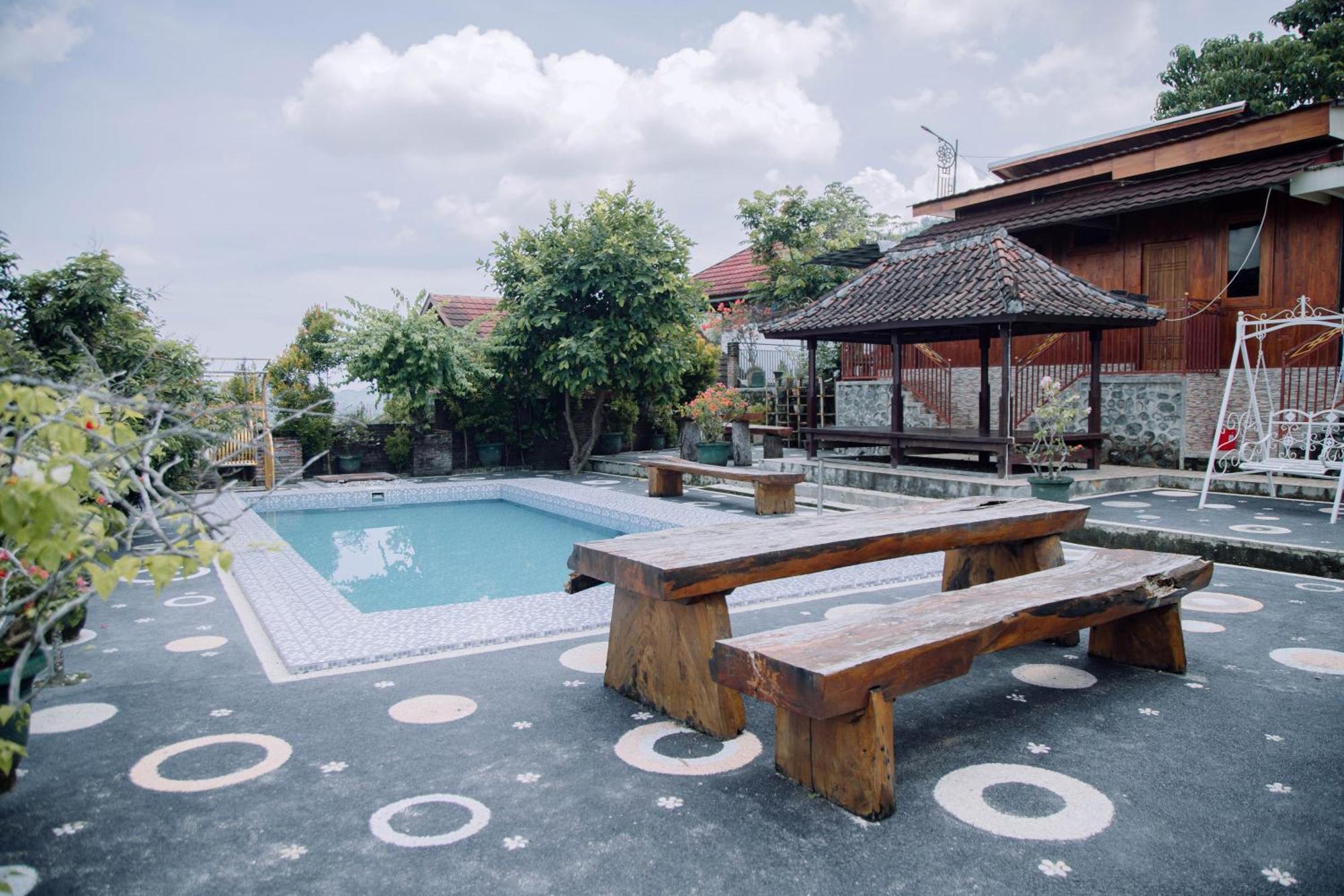 Reddoorz At Villa Bukit Senyum Lombok Kuripan  Exterior photo